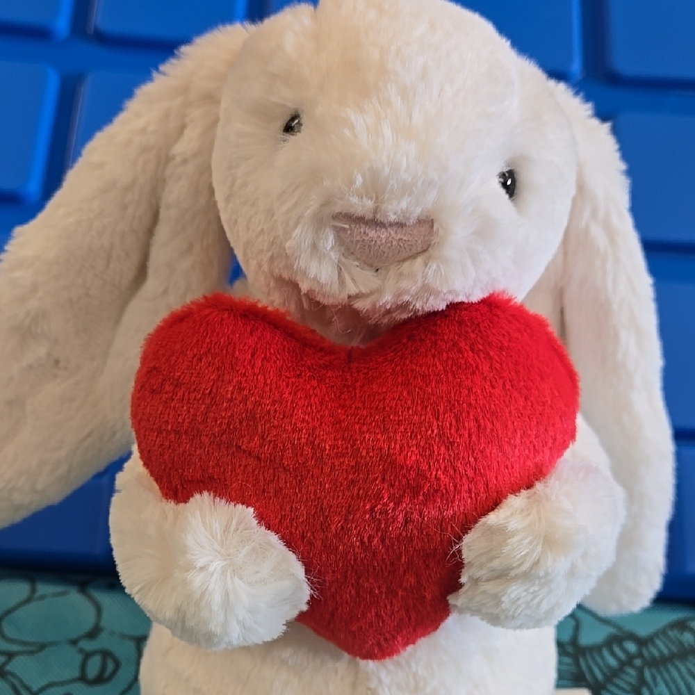 NWT Jellycat Medium Bashful Bunny with Red Heart